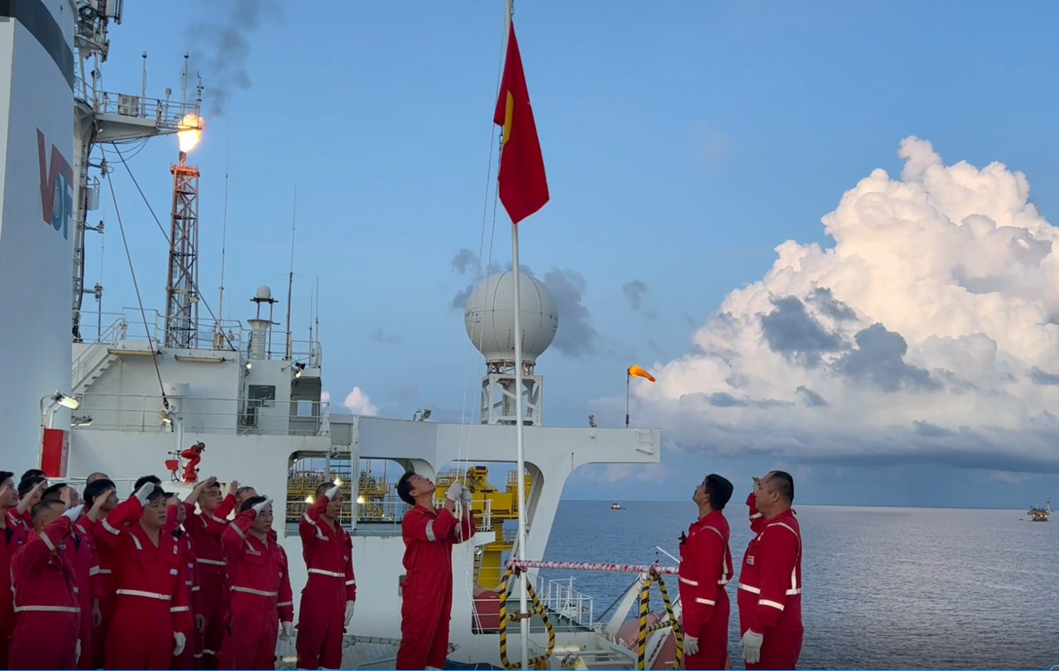 Từ tái tạo, bồi đắp tới nâng tầm văn hoá Dầu khí Việt Nam  Bài 1: Để ngọn lửa dầu khí luôn sáng mãi trong tâm - trí những người dầu khí chân chính